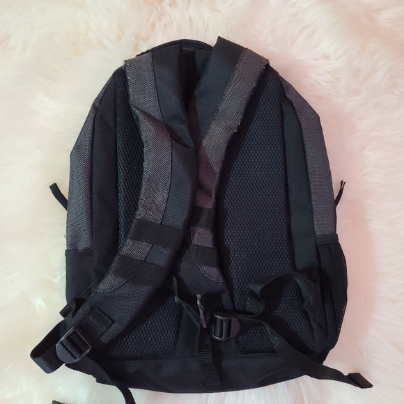 2 Backpacks - Picture 2 of 9